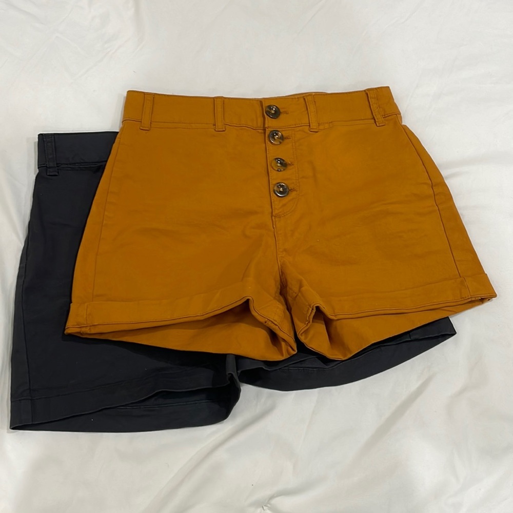Old Navy High-Waist Button-Front Women’s Shorts - Mustard and Black